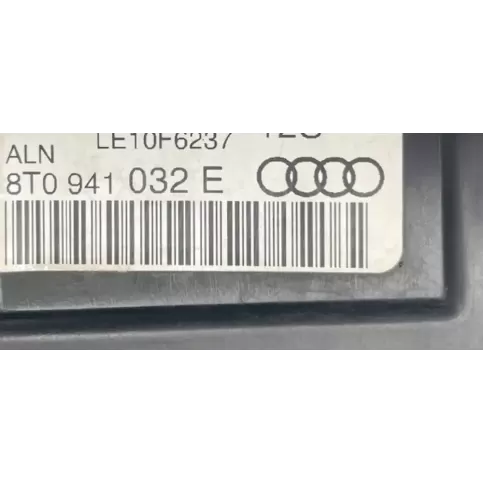 LE10F6237 фара передня Audi A5 2020