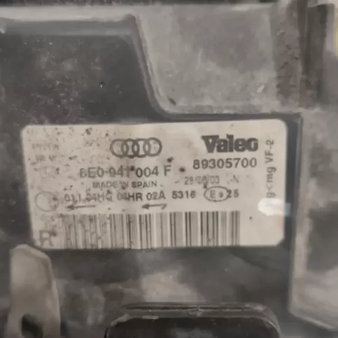 89305700 фара передняя Audi A4 S4 B6 8E 8H 2004