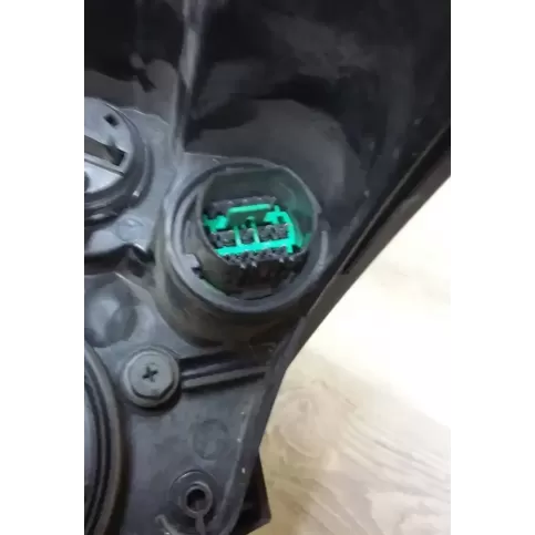 92101A2225 фара передня KIA Ceed 2015