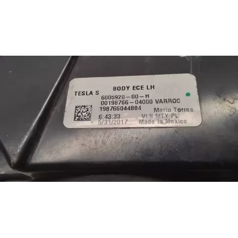 600592000H фара задня Tesla Model S 2019