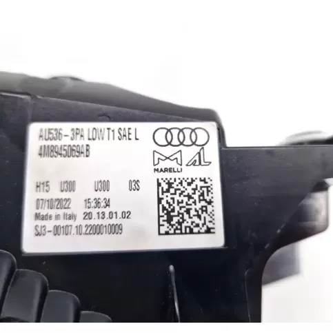 4M8945069AB фара задня Audi Q8 2018